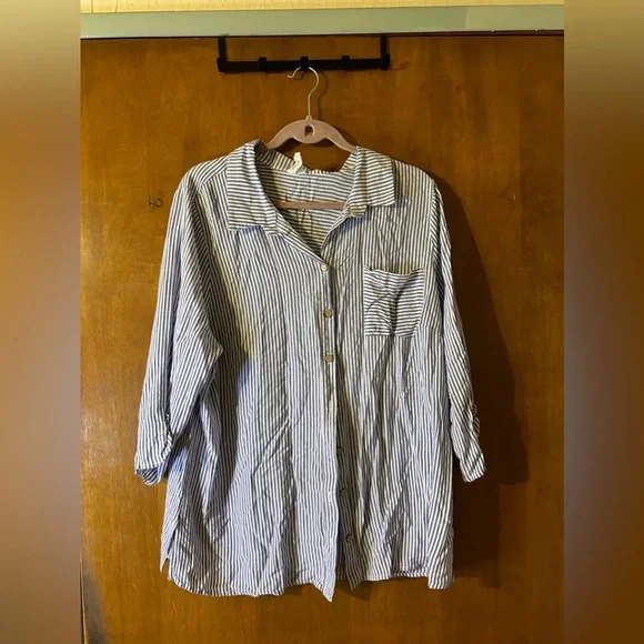 NAÏF Oversized Striped Blouse - Picture 2 of 6